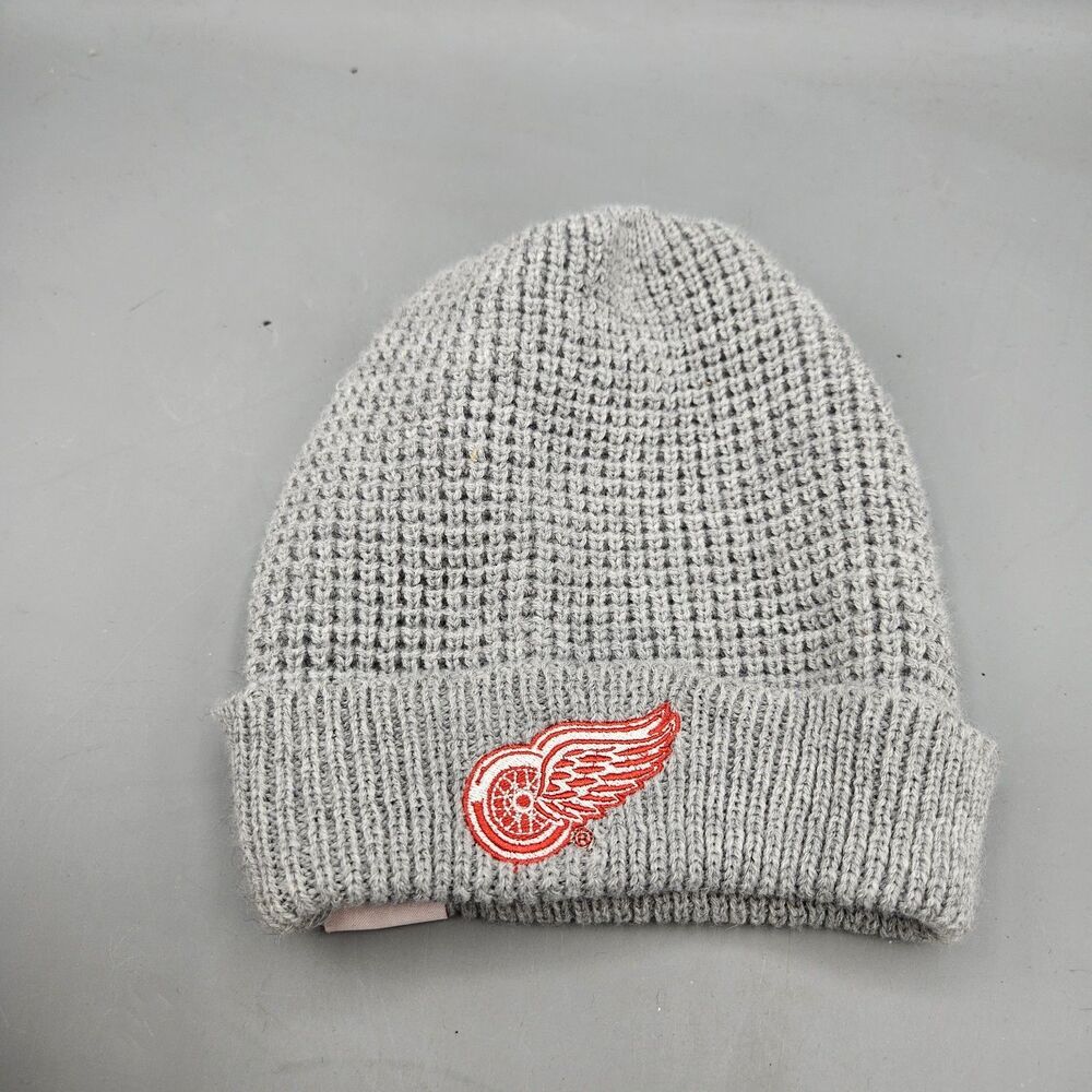 Detroit Red Wings NHL Gray Beanie Hat Hockey Season Ticket Holder
